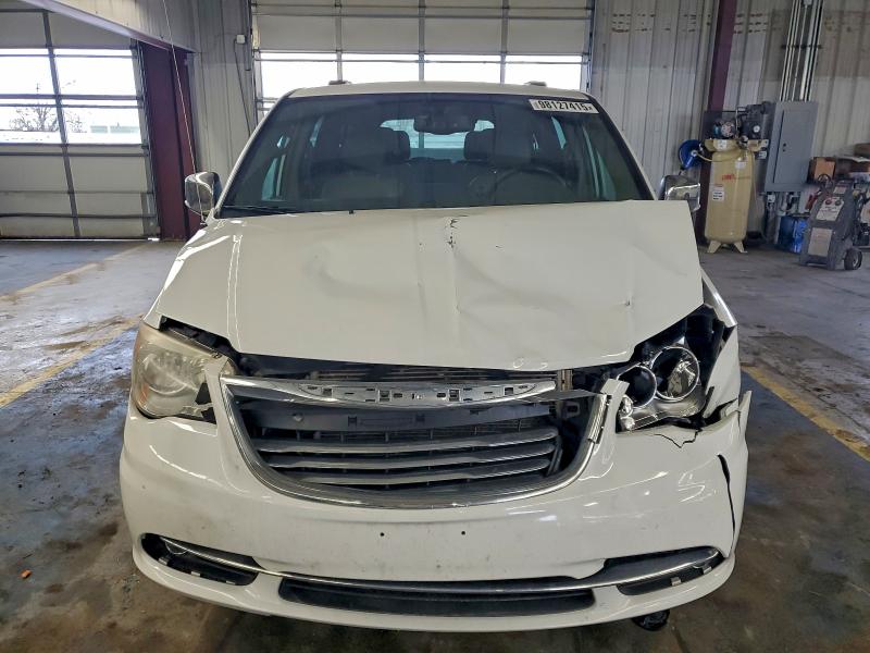 Photo 5 from auction – 2014 CHRYSLER TOWN & COU with VIN 2C4RC1CG2ER409305