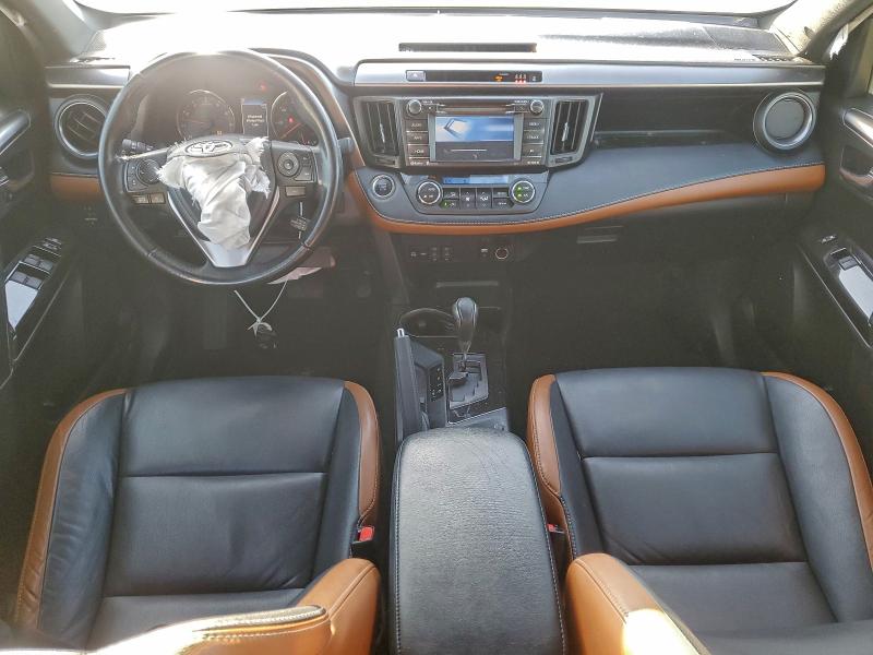 Photo 8 from auction – 2018 TOYOTA RAV4 SE with VIN JTMJFREV0JJ212646