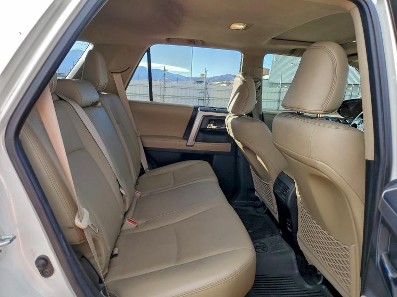 Photo 11 from auction – 2017 TOYOTA 4RUNNER SR with VIN JTEBU5JR7H5465635