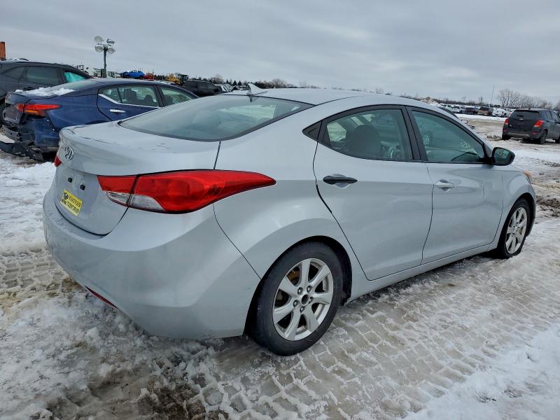 Photo 3 from auction – 2012 HYUNDAI ELANTRA GL with VIN 5NPDH4AE3CH129756