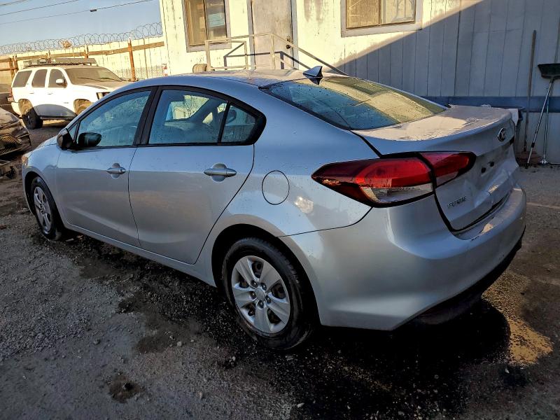 Photo 2 from auction – 2017 KIA FORTE LX with VIN 3KPFK4A73HE114410
