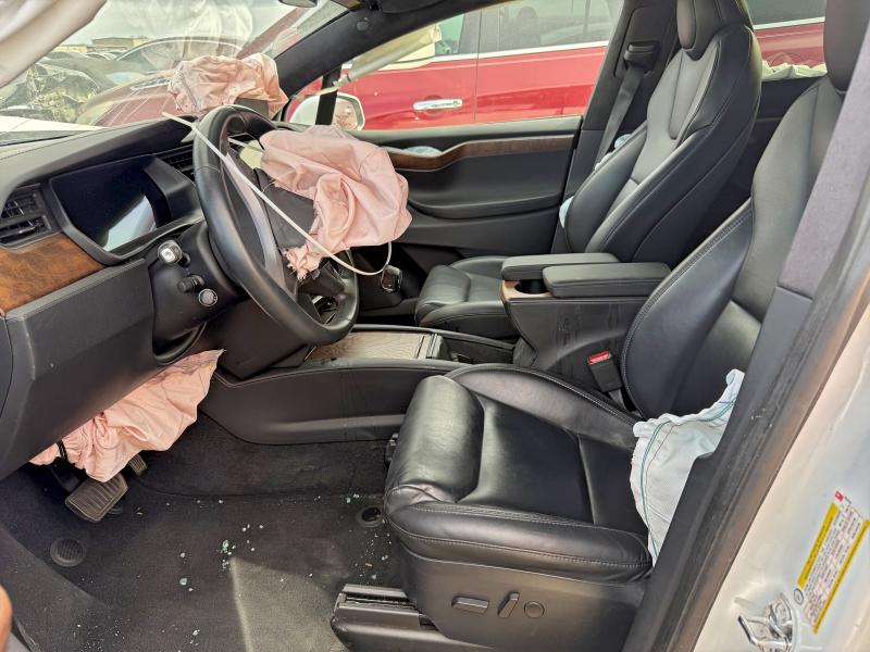 Photo 7 from auction – 2020 TESLA MODEL X with VIN 5YJXCBE20LF304723