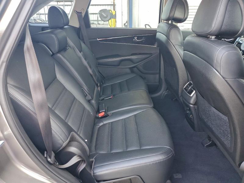 Photo 11 from auction – 2016 KIA SORENTO EX with VIN 5XYPH4A12GG186067