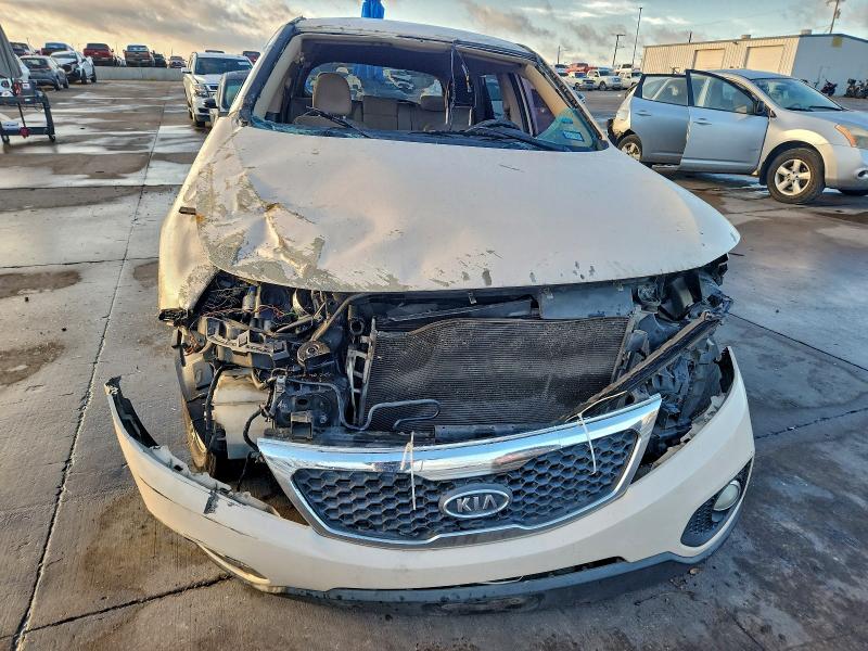 Photo 5 from auction – 2011 KIA SORENTO BA with VIN 5XYKT3A18BG104418
