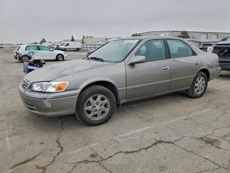 TOYOTA CAMRY LE 2001 with VIN 4T1BF22K71U124564 - Photo from auction