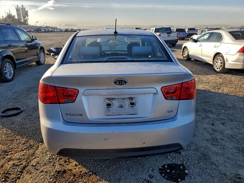 Photo 6 from auction – 2010 KIA FORTE EX with VIN KNAFU4A21A5057993