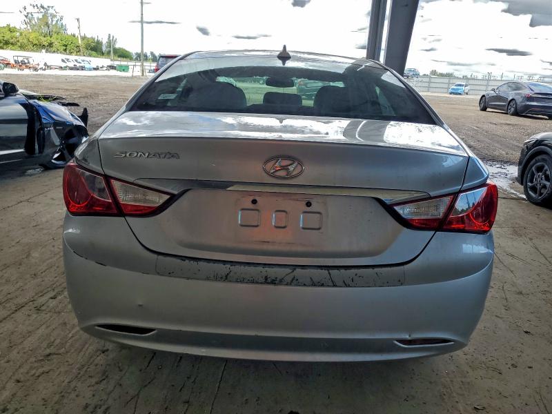 Photo 6 from auction – 2013 HYUNDAI SONATA SE with VIN 5NPEC4AC8DH610105