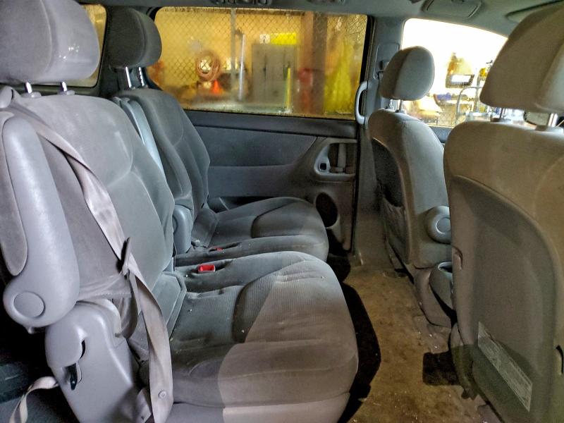 Photo 11 from auction – 2004 TOYOTA SIENNA CE with VIN 5TDZA23C54S164630