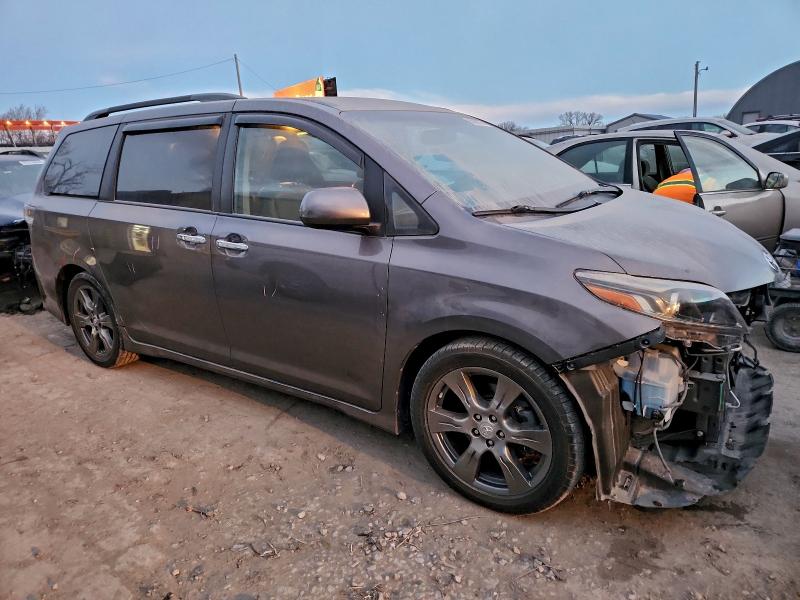 Photo 4 from auction – 2017 TOYOTA SIENNA SE with VIN 5TDXZ3DC7HS835340