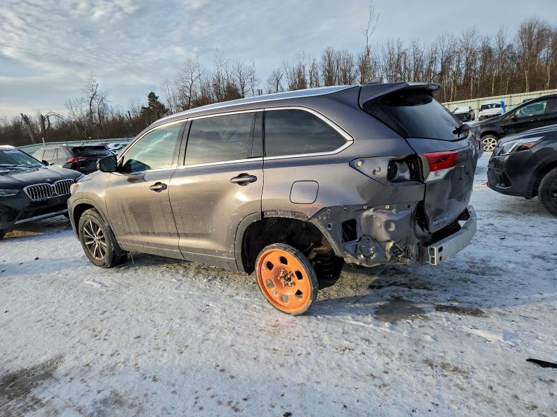 Photo 2 from auction – 2018 TOYOTA HIGHLANDER with VIN 5TDJZRFH3JS886910