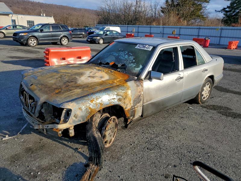 MERCEDES-BENZ E 320 BASE 1995 with VIN WDBEA32E2SC205820 - Photo from auction