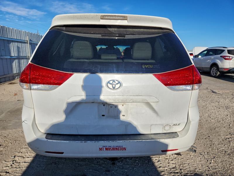 Photo 6 from auction – 2012 TOYOTA SIENNA XLE with VIN 5TDYK3DC3CS207731