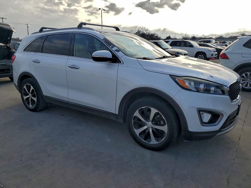 Photo 4 from auction – 2016 KIA SORENTO EX with VIN 5XYPH4A10GG005192