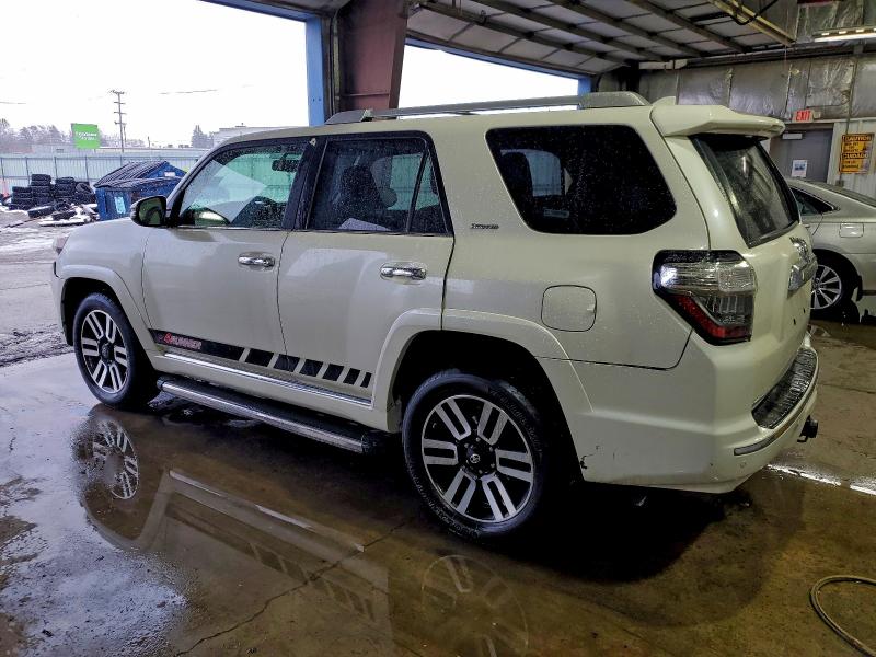 Photo 2 from auction – 2016 TOYOTA 4RUNNER SR with VIN JTEBU5JR7G5327883