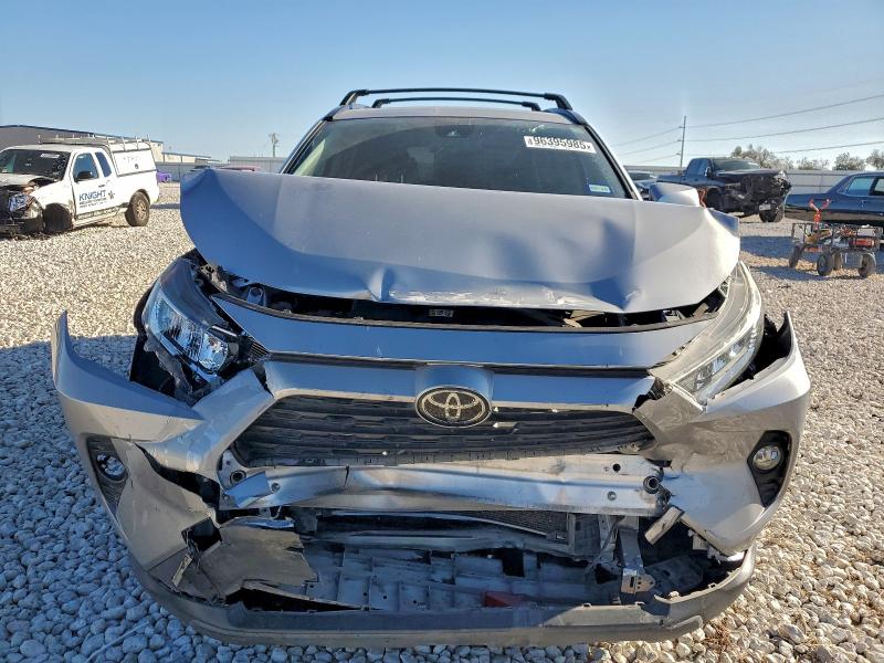Photo 12 from auction – 2019 TOYOTA RAV4 with VIN JTMW1RFV4KD002330