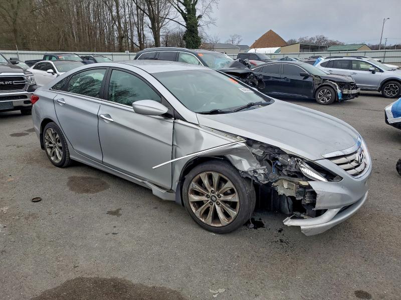 Photo 4 from auction – 2012 HYUNDAI SONATA SE with VIN 5NPEC4AC9CH348383