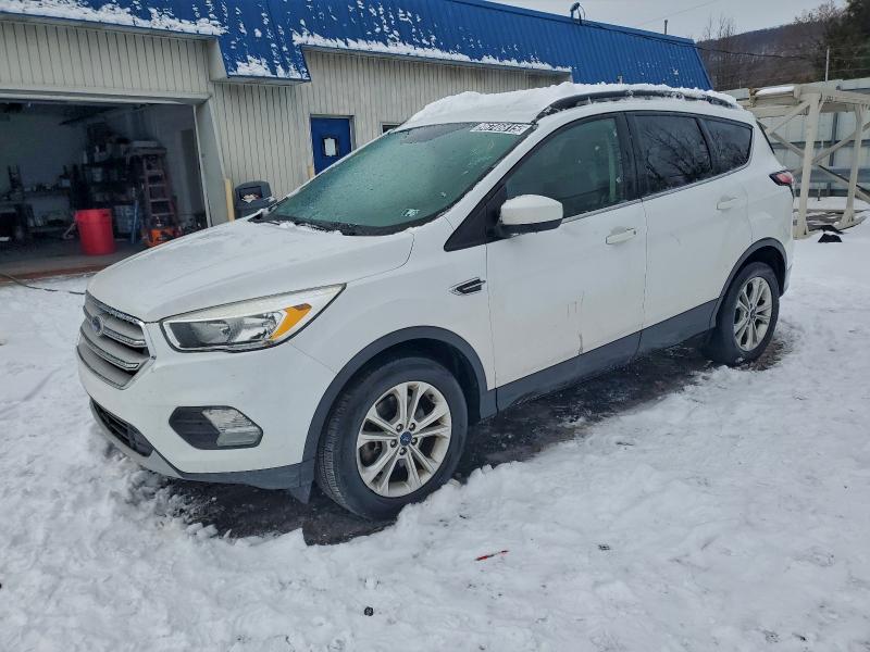 Photo 1 from auction – 2018 FORD ESCAPE SE with VIN 1FMCU9GD4JUC10590