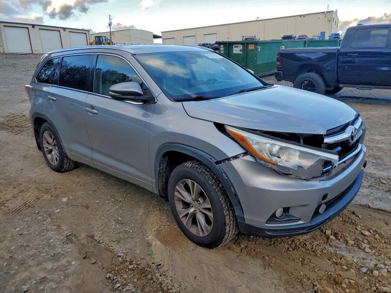 Zdjęcie 4 z aukcji – 2015 TOYOTA HIGHLANDER z VIN 5TDKKRFH7FS087471
