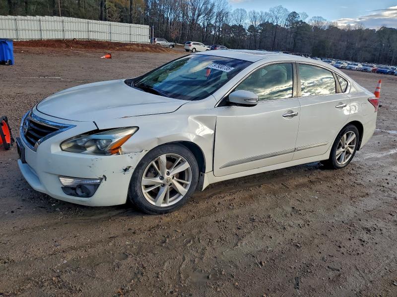 NISSAN ALTIMA 2.5 2015 with VIN 1N4AL3AP2FC105838 - Photo from auction