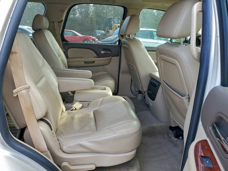 Photo 11 from auction – 2009 CHEVROLET TAHOE with VIN 1GNFK33089R212047