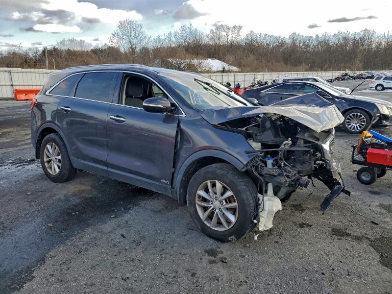Photo 4 from auction – 2016 KIA SORENTO LX with VIN 5XYPGDA37GG056726