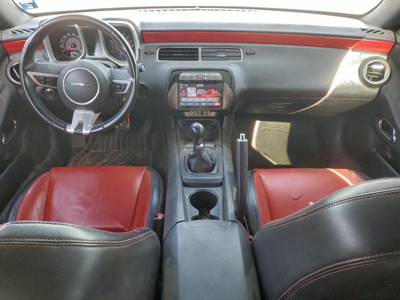 Photo 8 from auction – 2011 CHEVROLET CAMARO SS with VIN 2G1FS1EW3B9176422