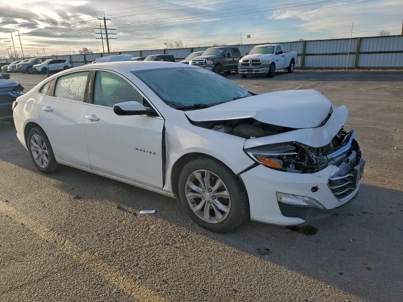 Photo 4 from auction – 2019 CHEVROLET MALIBU LT with VIN 1G1ZD5STXKF115925
