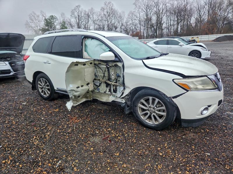 Photo 4 from auction – 2015 NISSAN PATHFINDER with VIN 5N1AR2MN4FC697493