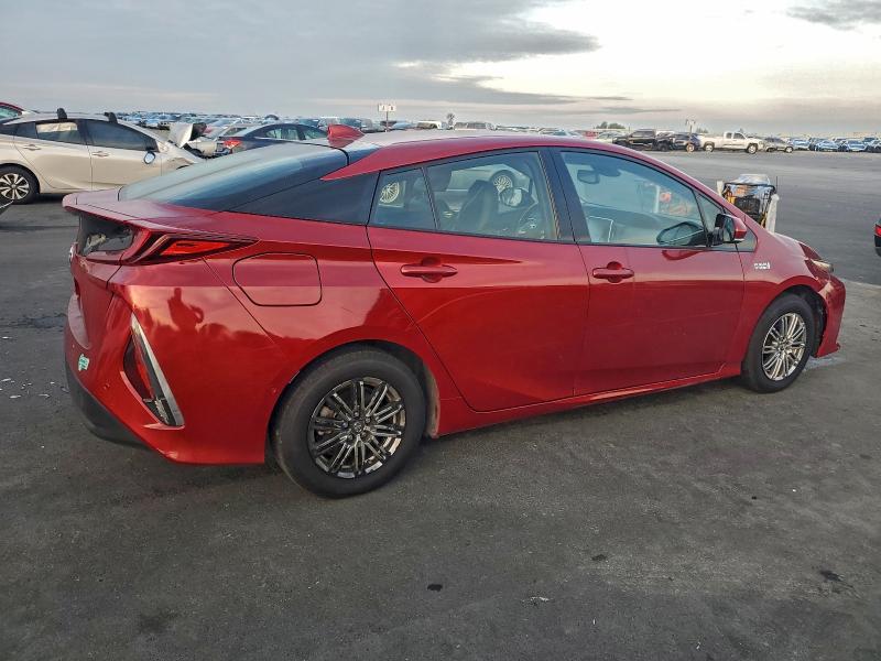 Photo 3 from auction – 2017 TOYOTA PRIUS PRIM with VIN JTDKARFP2H3047541