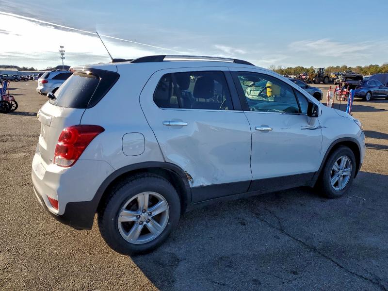 Photo 3 from auction – 2020 CHEVROLET TRAX 1LT with VIN KL7CJLSB9LB068877