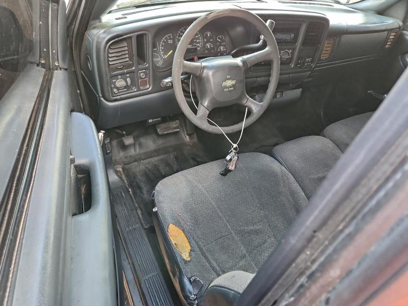 Photo 8 from auction – 2000 CHEVROLET SILVERADO with VIN 1GCEC14W1YZ282125