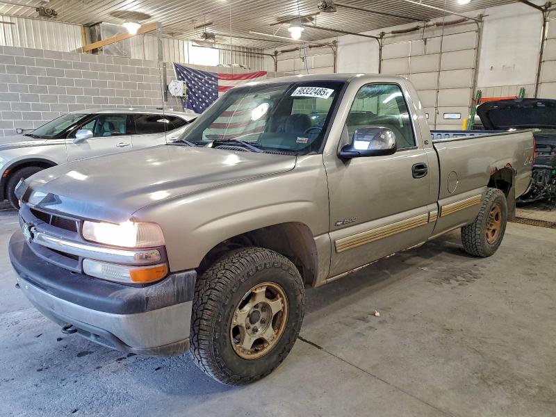 CHEVROLET SILVERADO 2002 with VIN 1GCEK14V72Z165375 - Photo from auction