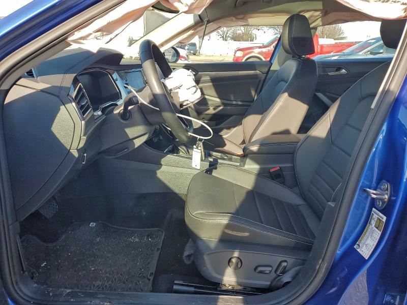 Photo 7 from auction – 2024 VOLKSWAGEN JETTA SE with VIN 3VW7M7BU2RM067802