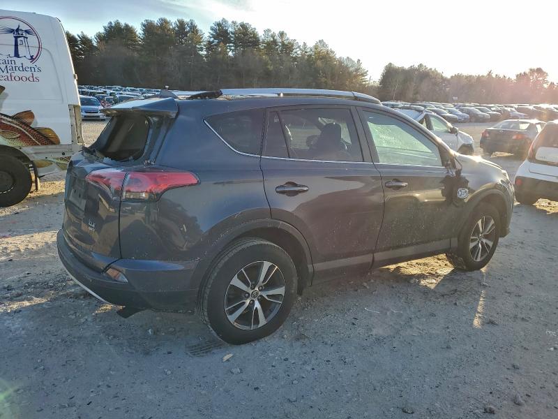 Photo 3 from auction – 2016 TOYOTA RAV4 XLE with VIN 2T3RFREV9GW459578