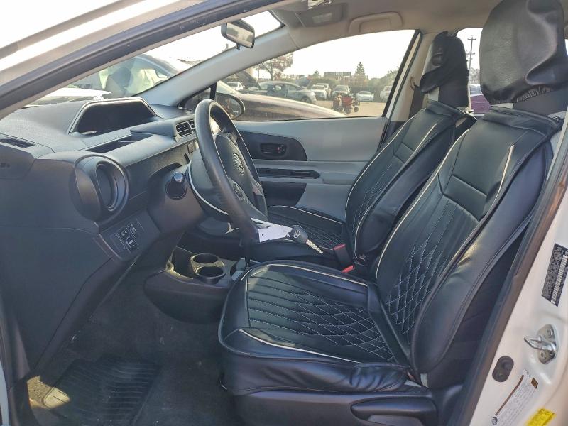 Photo 7 from auction – 2013 TOYOTA PRIUS C with VIN JTDKDTB32D1049240