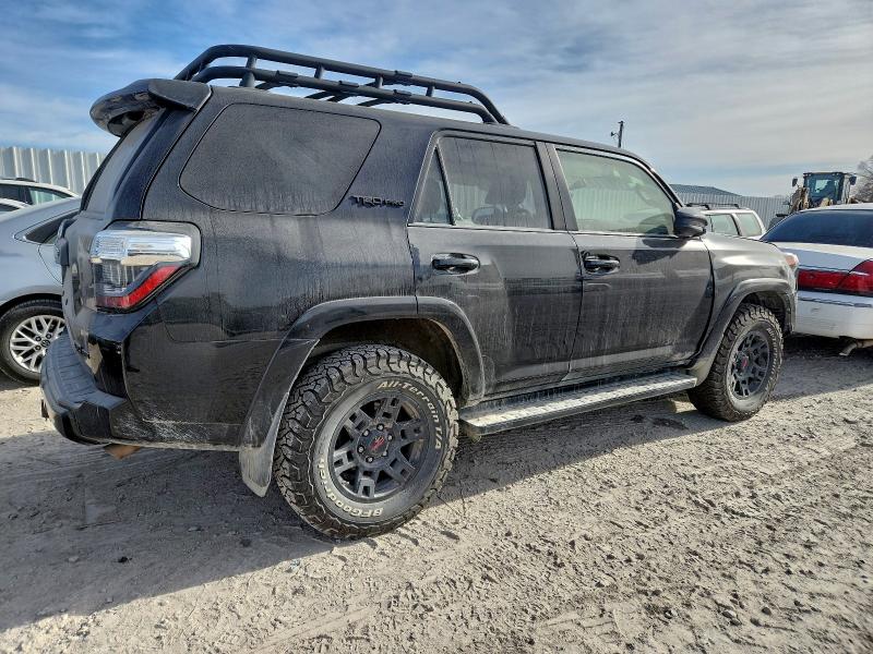 Photo 3 from auction – 2019 TOYOTA 4RUNNER SR with VIN JTEBU5JRXK5728689