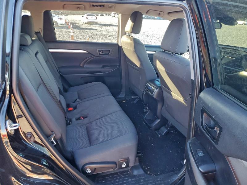 Photo 11 from auction – 2019 TOYOTA HIGHLANDER with VIN 5TDZARFH3KS054835