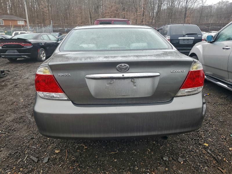 Photo 6 from auction – 2005 TOYOTA CAMRY LE with VIN 4T1BE32K35U561640