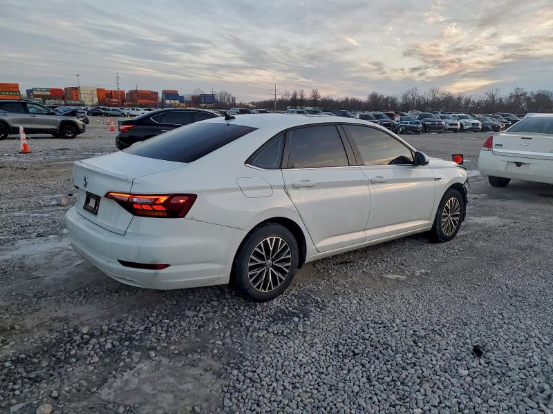 Photo 3 from auction – 2019 VOLKSWAGEN JETTA with VIN 3VWE57BU8KM090530