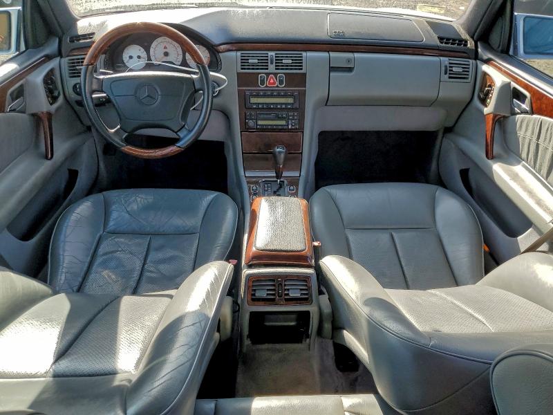 Photo 8 from auction – 1997 MERCEDES-BENZ E with VIN WDBJF55F2VA437656