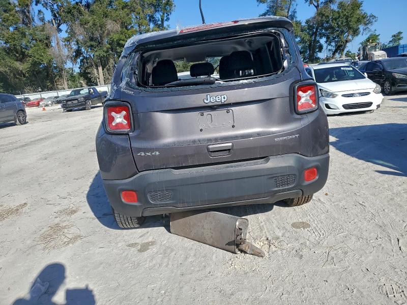Photo 6 from auction – 2018 JEEP RENEGADE S with VIN ZACCJBAB4JPJ00682