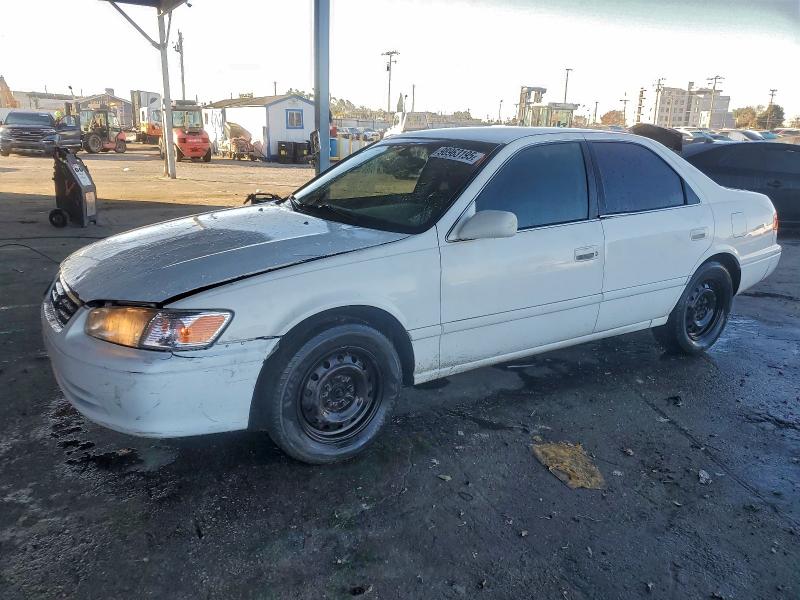 TOYOTA CAMRY CE 2000 with VIN JT2BG22K5Y0489367 - Photo from auction