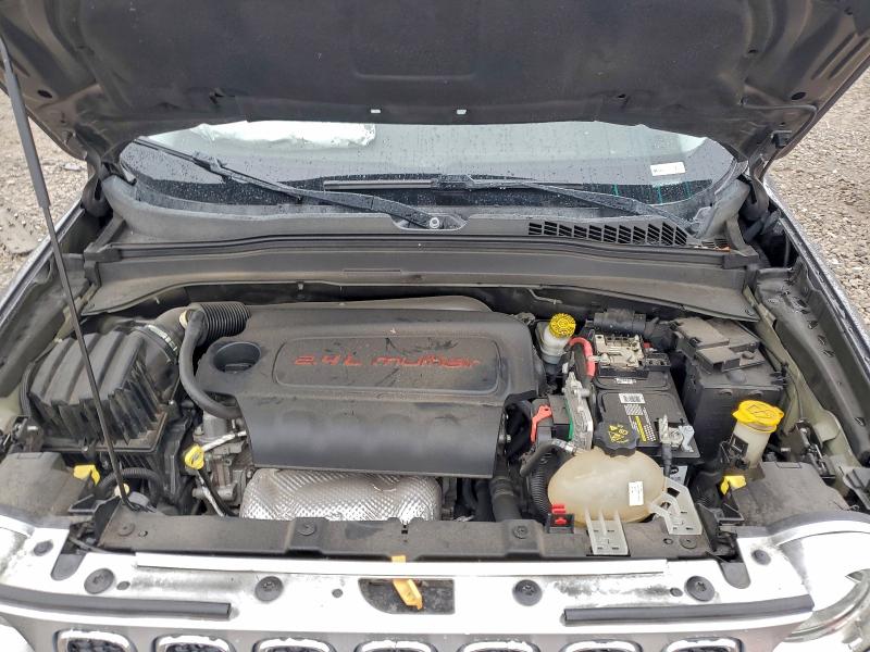 Photo 11 from auction – 2016 JEEP RENEGADE L with VIN ZACCJBDT8GPD45808