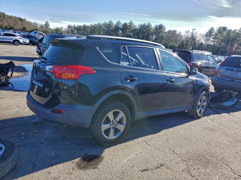 Photo 3 from auction – 2015 TOYOTA RAV4 XLE with VIN 2T3RFREV7FW356156