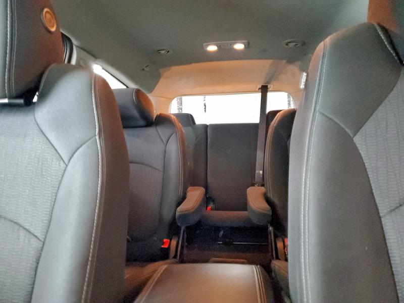 Photo 10 from auction – 2017 CHEVROLET TRAVERSE L with VIN 1GNKVGKD4HJ119217