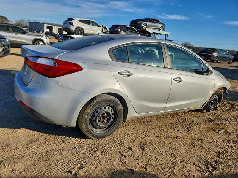 Photo 3 from auction – 2015 KIA FORTE LX with VIN KNAFX4A61F5286725