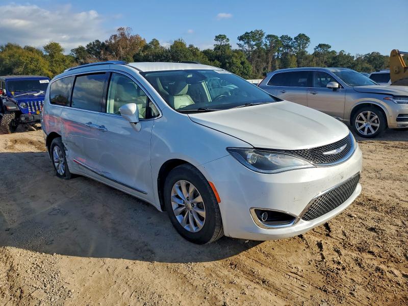 Photo 4 from auction – 2019 CHRYSLER PACIFICA T with VIN 2C4RC1BG7KR730365