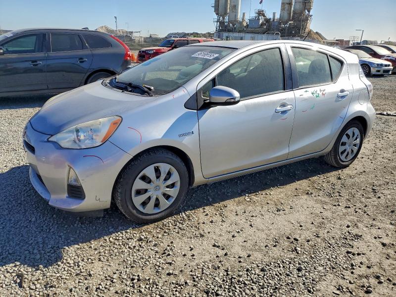 TOYOTA PRIUS C 2013 with VIN JTDKDTB32D1548278 - Photo from auction