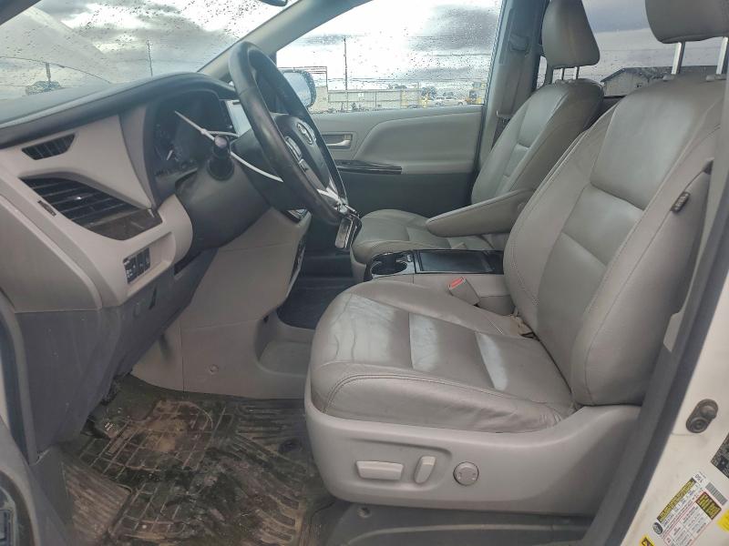 Photo 7 from auction – 2015 TOYOTA SIENNA XLE with VIN 5TDDK3DC0FS097014