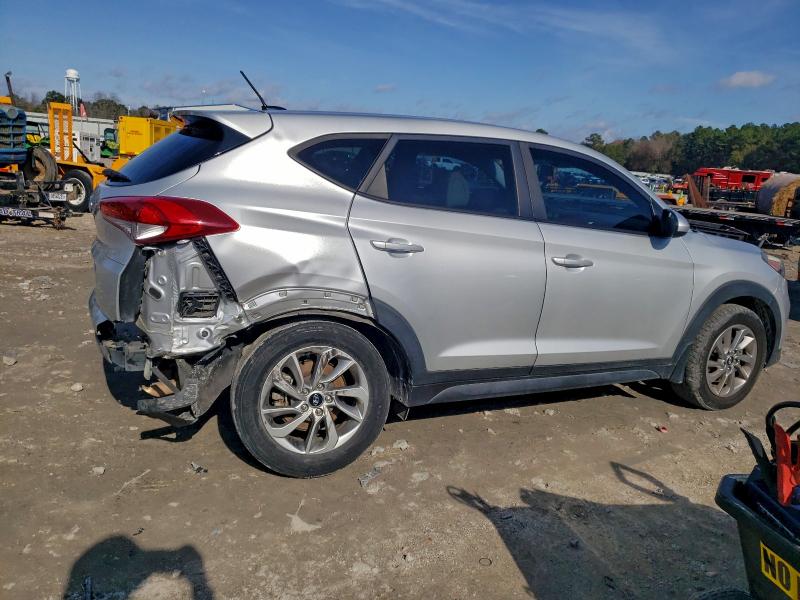 Photo 3 from auction – 2017 HYUNDAI TUCSON SE with VIN KM8J23A43HU291868